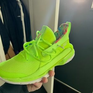 Curry 8 Sour patch green size 8.5